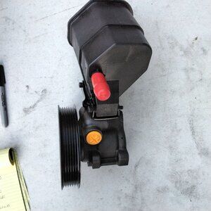 Power Steering Pump & Reservoir Assembly